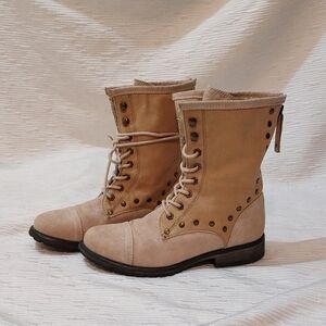 Stylish Tan Lace-Up Women's Boots